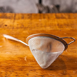 Fine mesh strainer